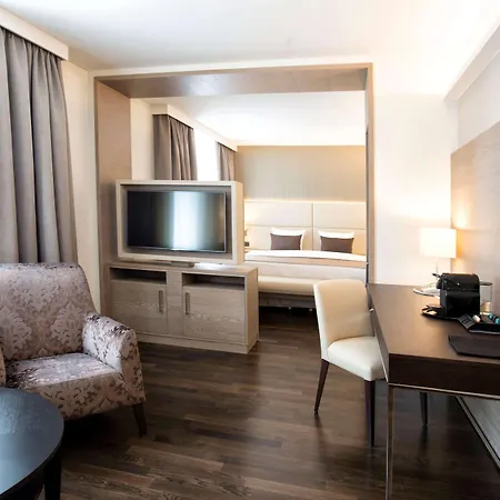 Wyndham Grand Conference Centre 4*