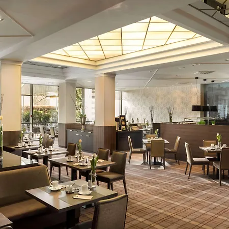 Hotel Wyndham Grand Conference Centre 4*