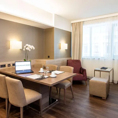 Wyndham Grand Conference Centre 4*