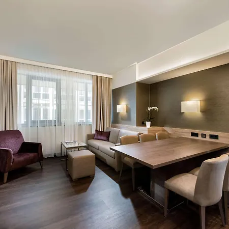 Wyndham Grand Conference Centre Hotel