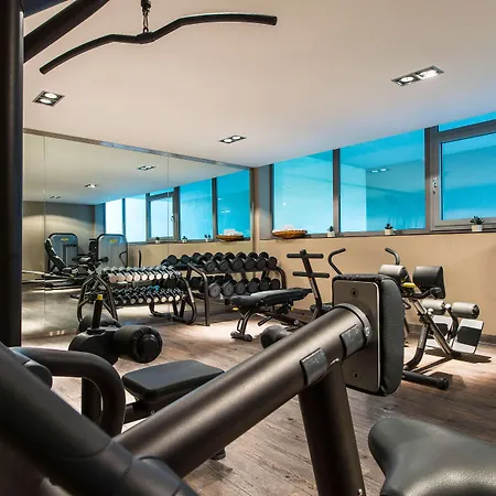Wyndham Grand Conference Centre Hotel 4*