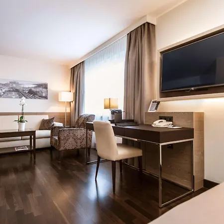 Hotel Wyndham Grand Conference Centre 4*