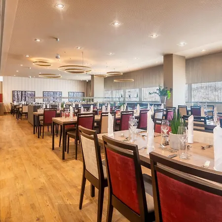 Wyndham Grand Conference Centre 4*