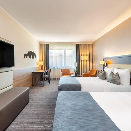Wyndham Grand Conference Centre 4*