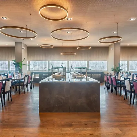 Wyndham Grand Conference Centre Hotel 4*